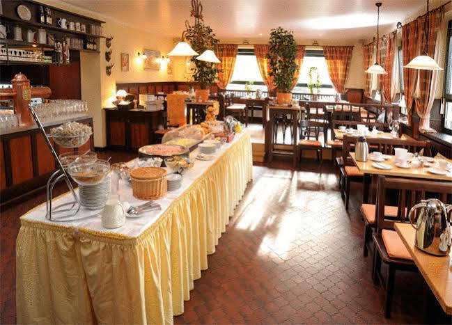 Hotel Grasbrunner Hof Extérieur photo